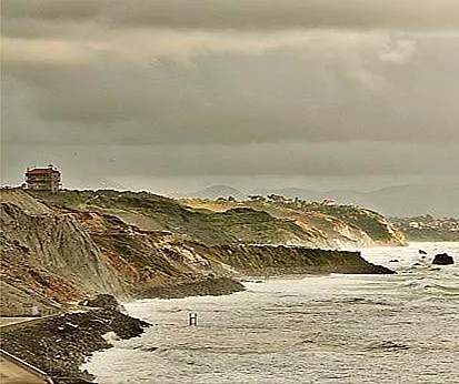 Διαμέρισμα 200 Metres -cote Des Basques-, *