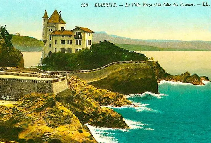 Апартаменты 200 Metres -cote Des Basques-,